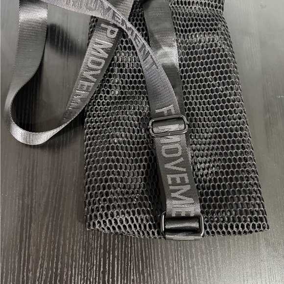 Free People FP Movement Mini Mesh Sling Bag Black NEW Double Bag - Picture 3 of 14